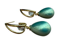 Elegant Gold and Pearl Drop Earrings