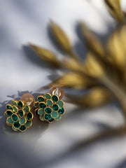 Vintage Floral Stud Earrings – Green Elegance