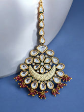 Elegant Kundan Maang Tikka with Crescent Moon Design