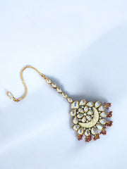 Elegant Kundan Maang Tikka with Crescent Moon Design