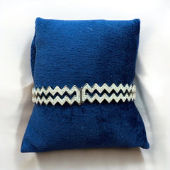 Trendy Zigzag Pattern Bangle Bracelet - Stylish & Modern
