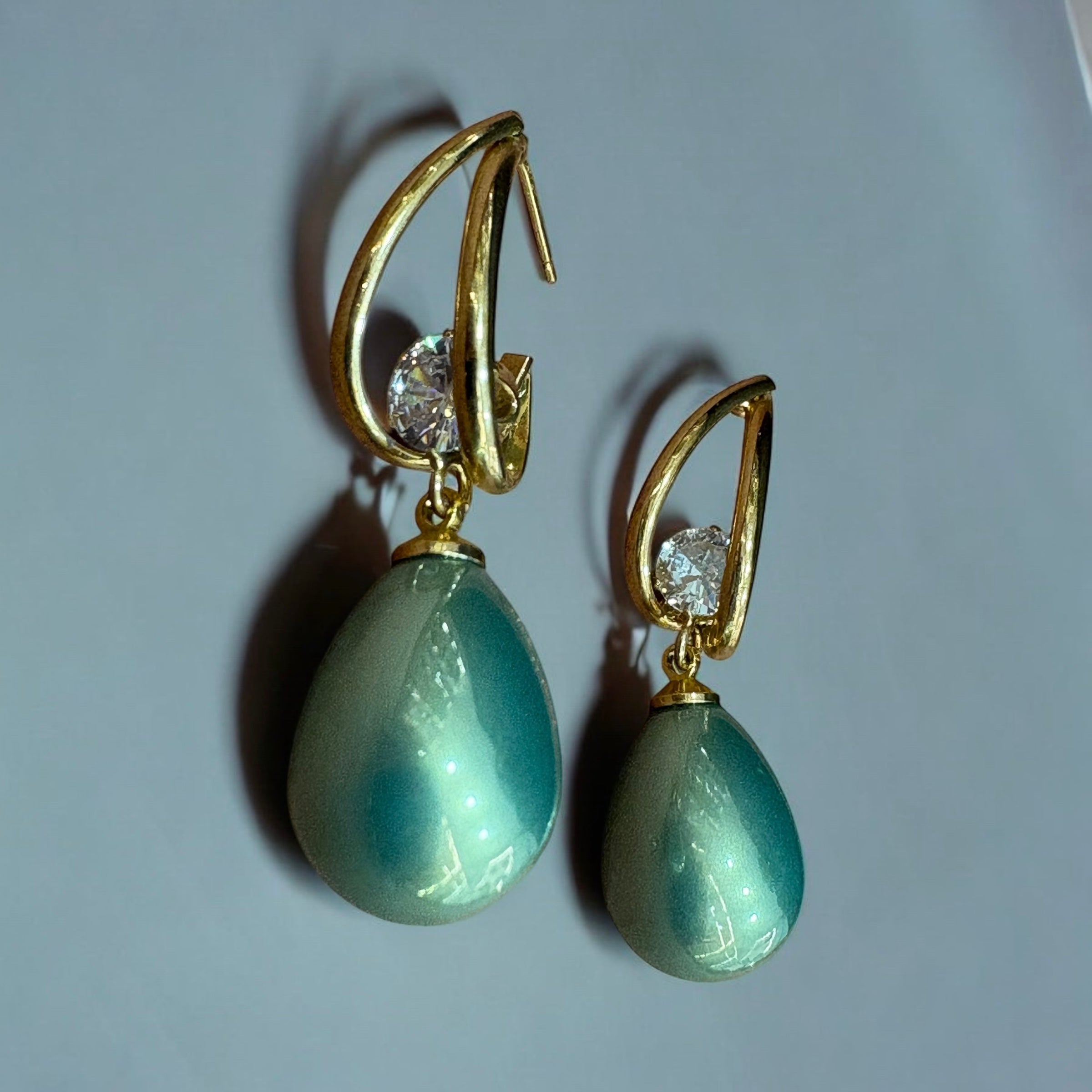 Elegant Gold and Pearl Drop Earrings
