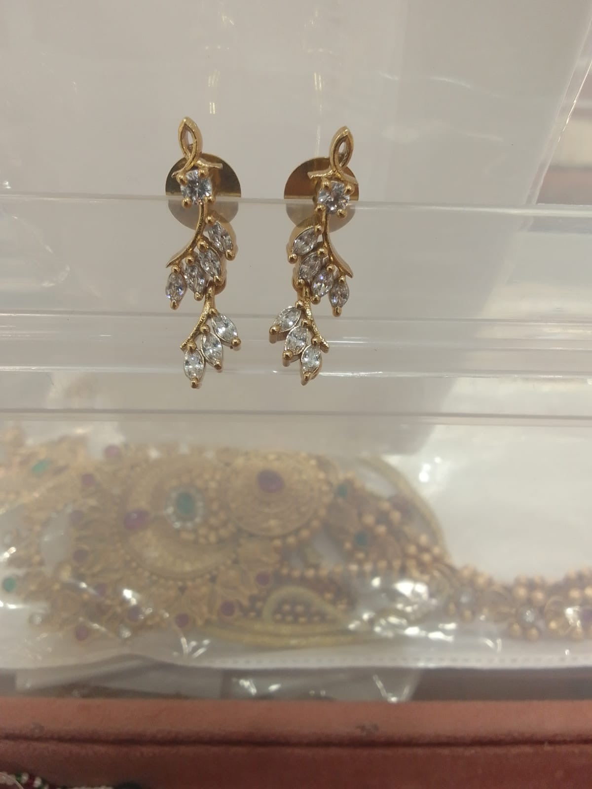 Elegant Gold-Plated Necklace with Cubic Zirconia Accents