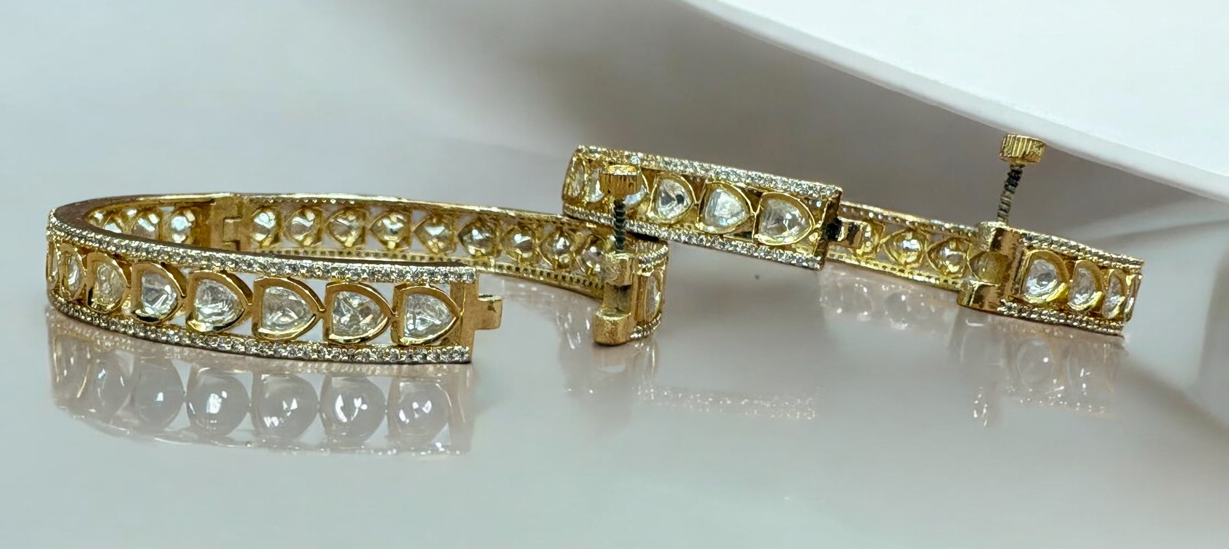 Exquisite Kundan Bangles - Timeless Elegance