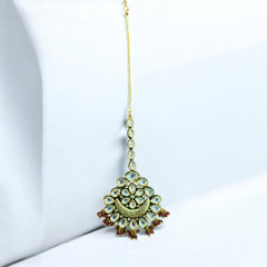 Elegant Kundan Maang Tikka with Crescent Moon Design