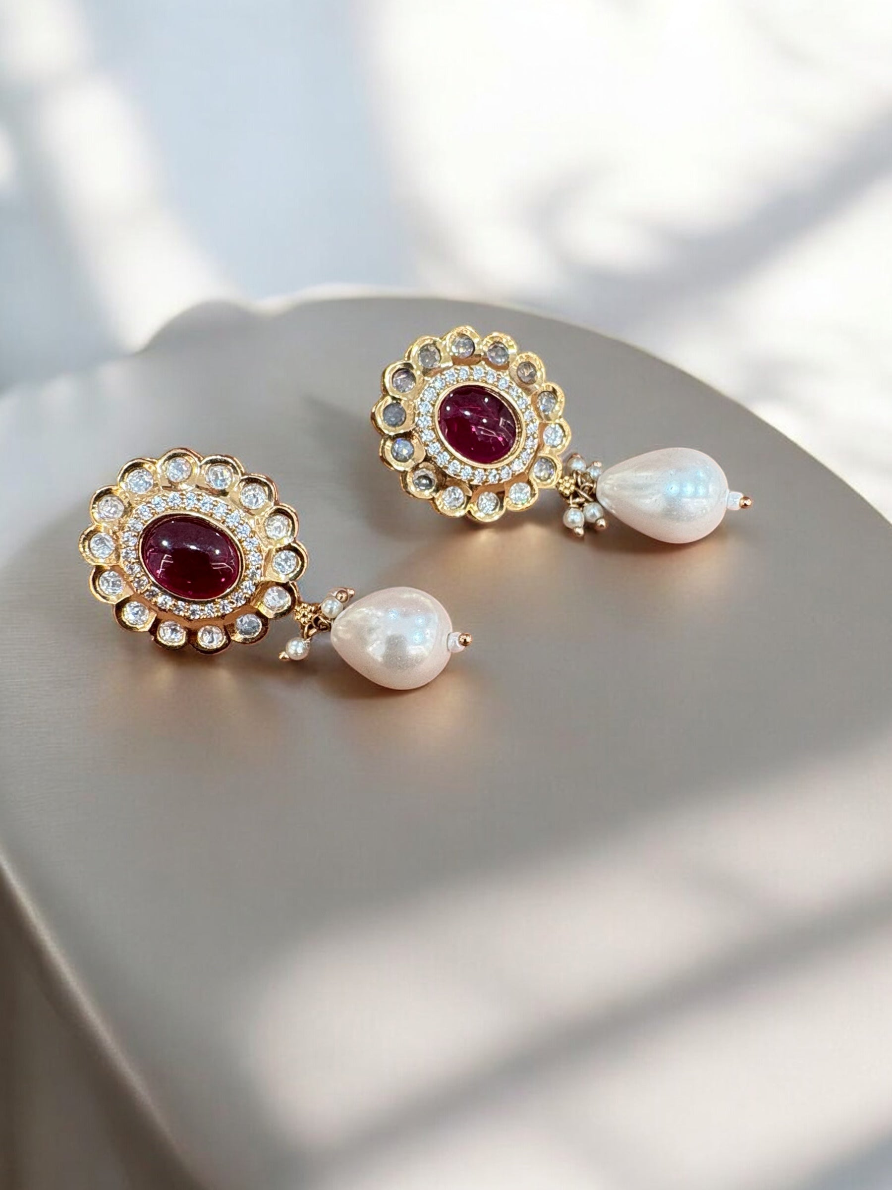 Elegant Kundan and Pearl Necklace Set