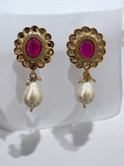 Elegant Kundan and Pearl Necklace Set