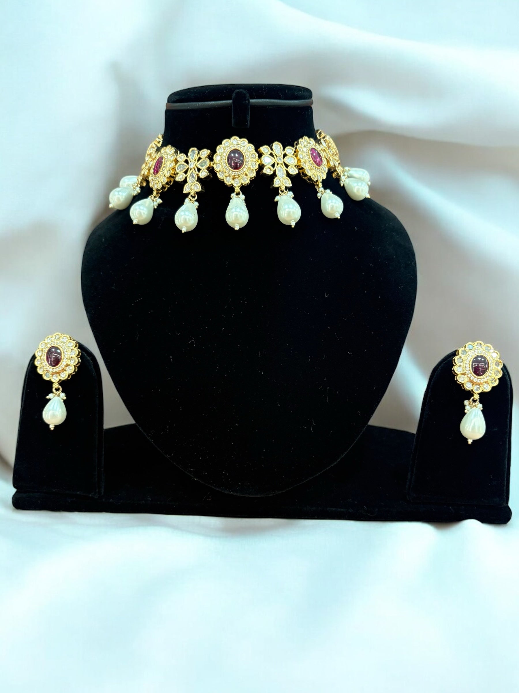 Elegant Kundan and Pearl Necklace Set
