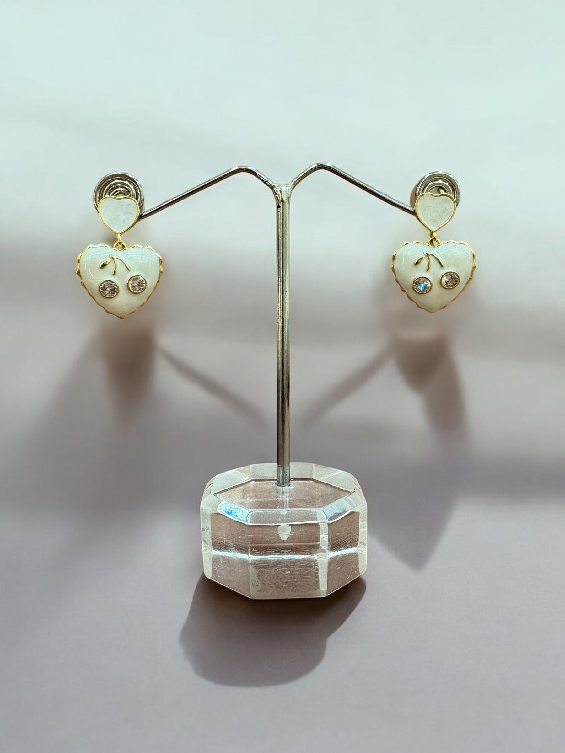 Charming White Enamel Heart Earrings – Trendy & Elegant