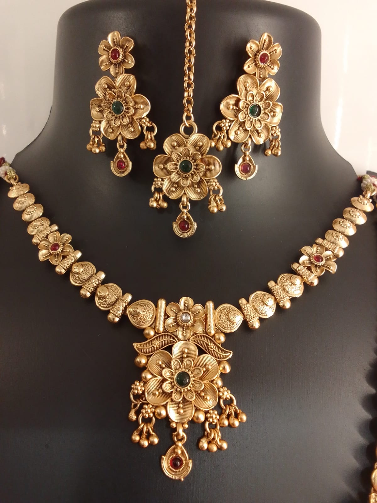 Traditional Antique Gold Necklace Set