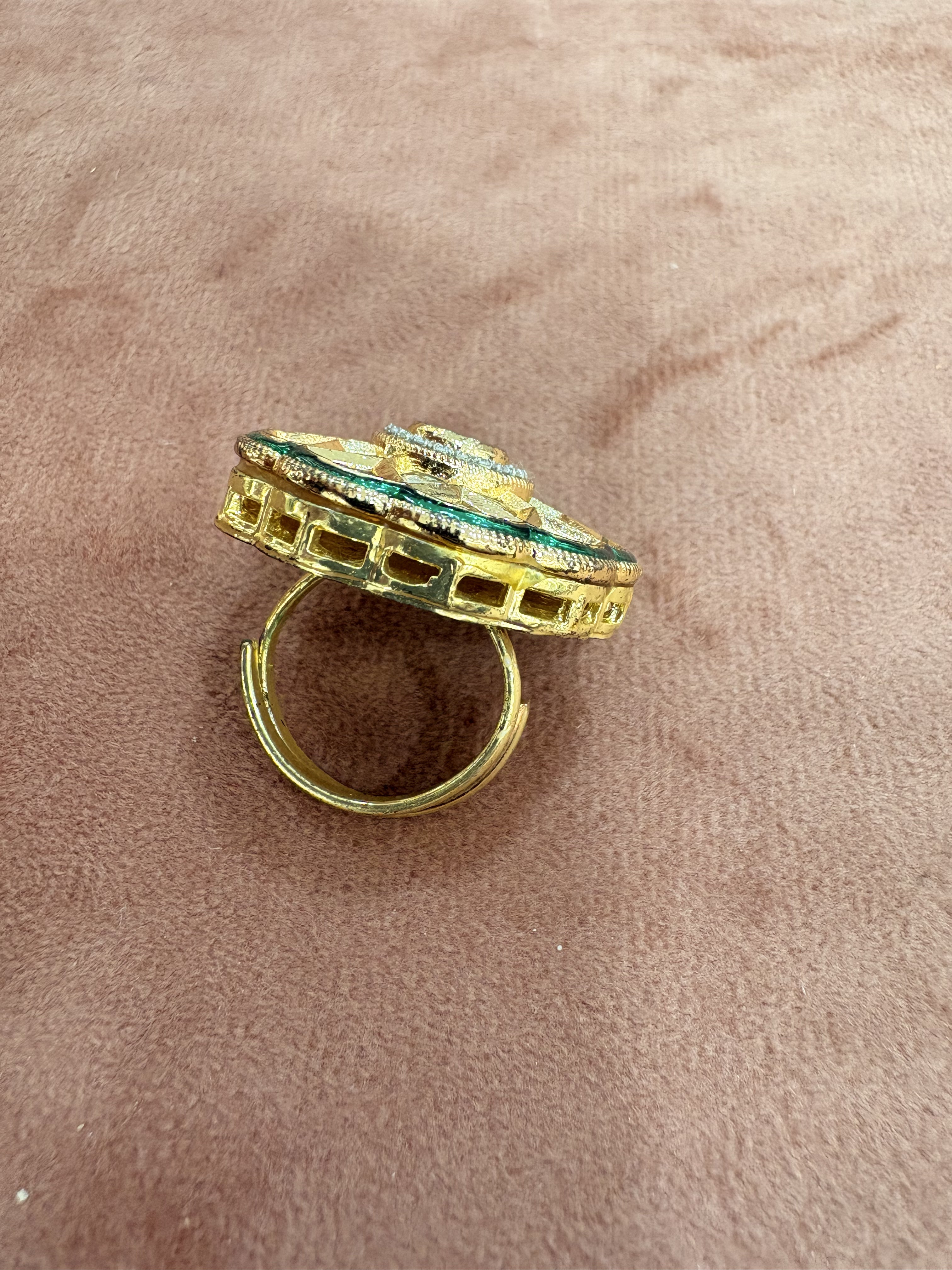 Elegant Kundan Ring