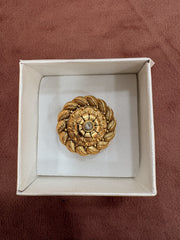 Vintage Gold-Plated Floral Ring with Intricate Detailing
