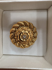 Vintage Gold-Plated Floral Ring with Intricate Detailing