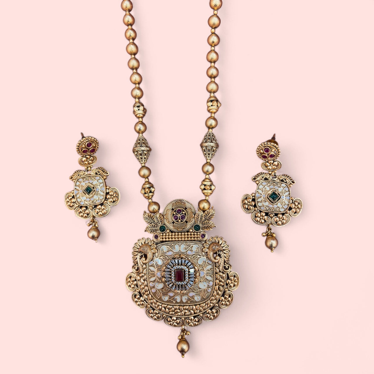 Traditional Gold Necklace Set with Intricate Design