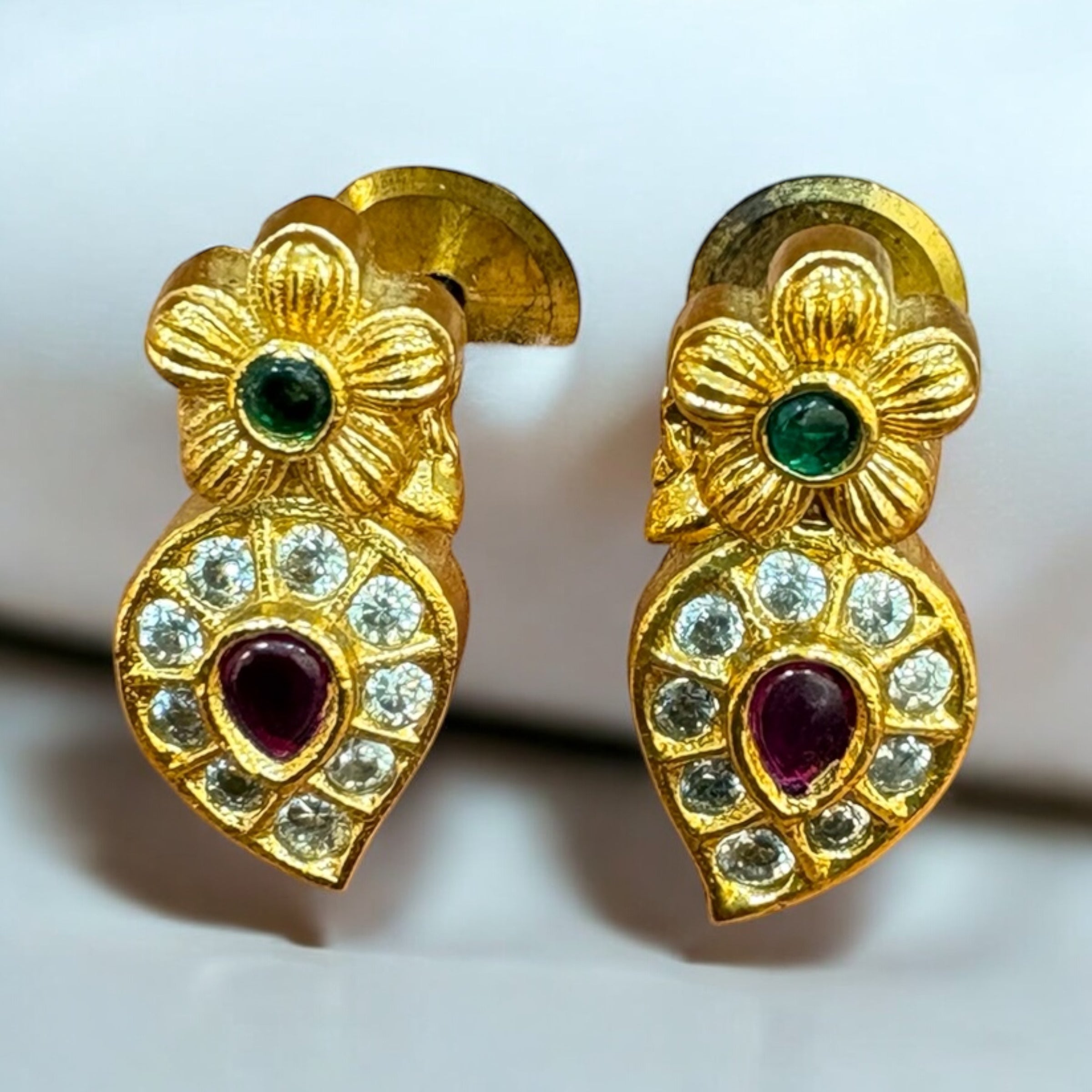 Elegant Traditional Necklace Set with Earrings