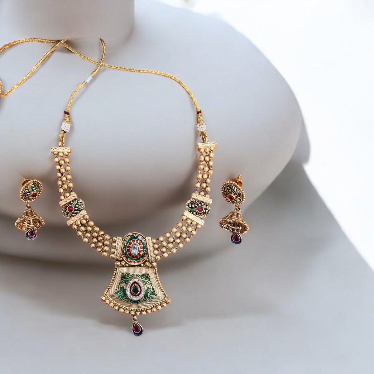 Gold set