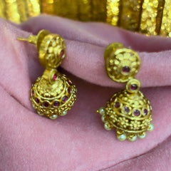Delicate Floral Gold-Plated Necklace Set with Ruby Accents