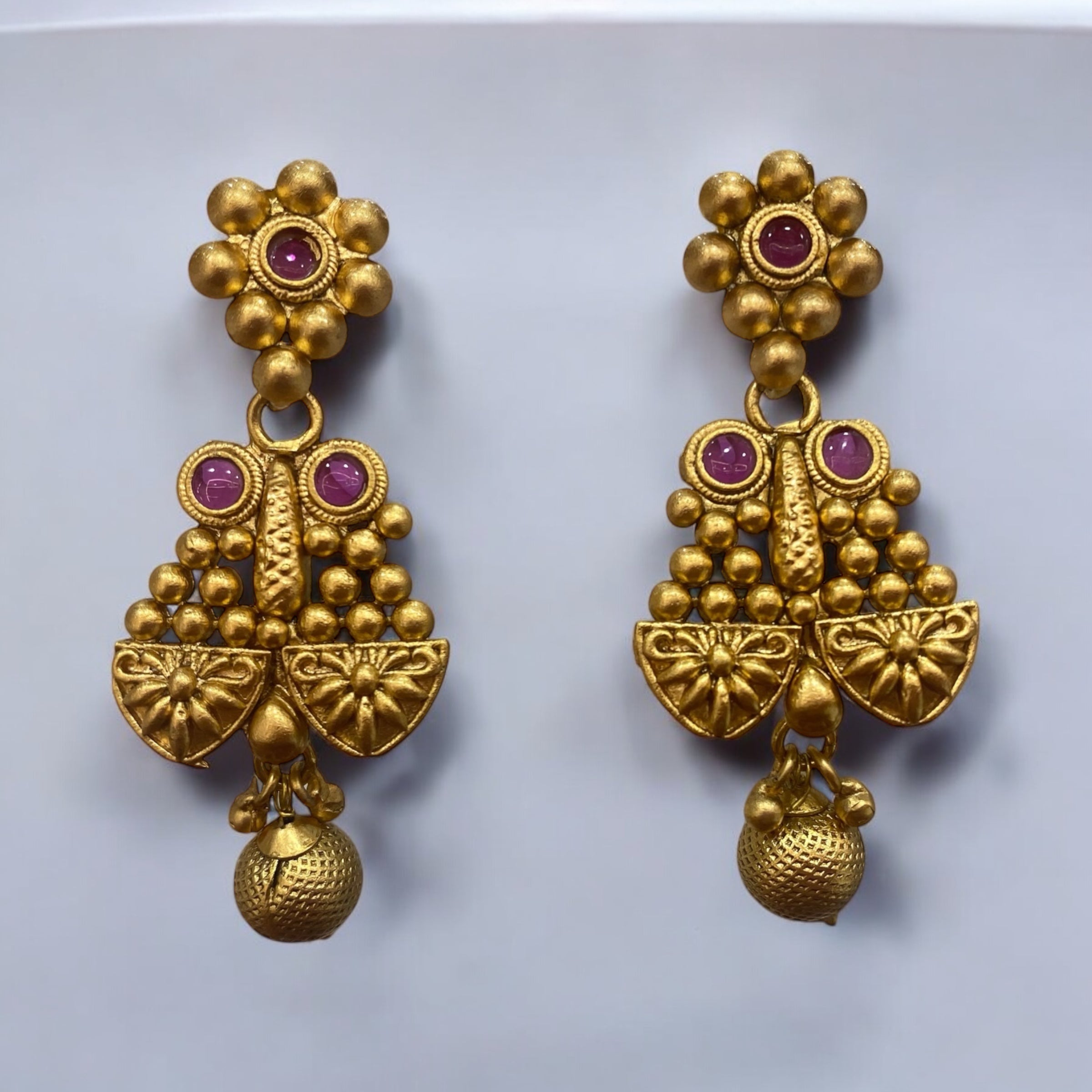 Traditional Gold-Plated Necklace Set with Ruby and Pearl Accents