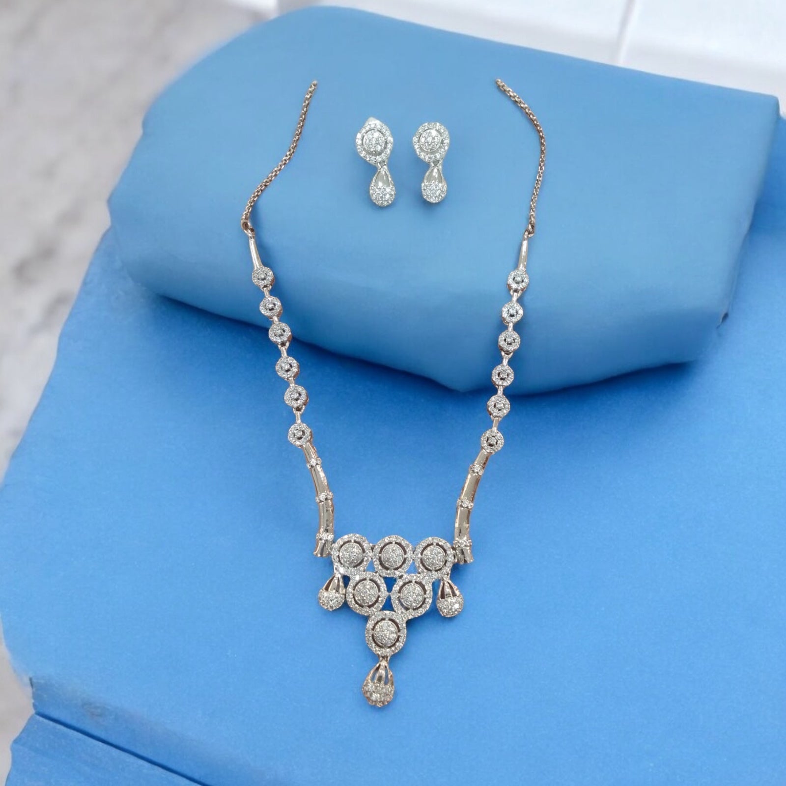 Elegant Circular Motif Necklace and Earring Set