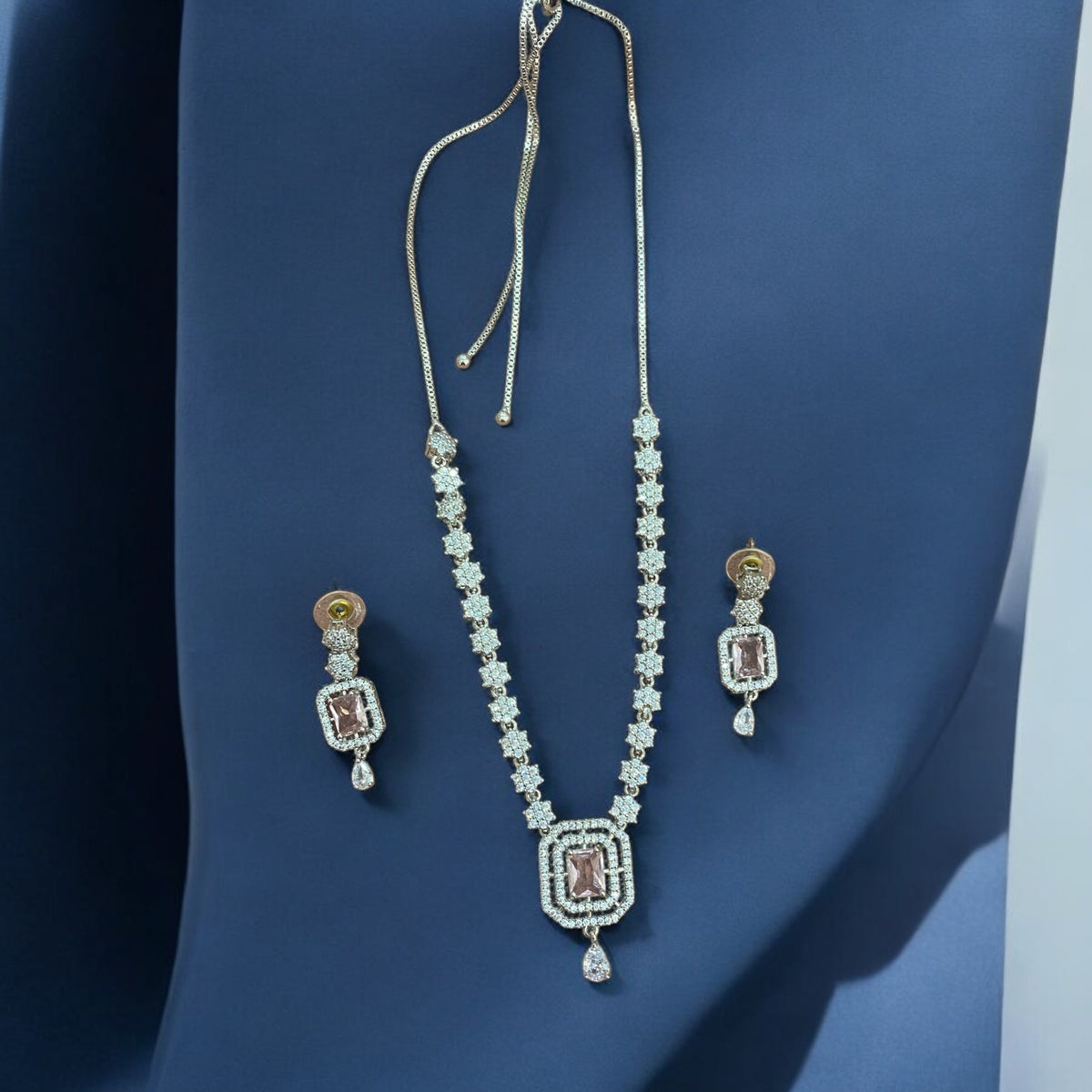 Elegant Necklace and Earring Set with Sparkling Gemstones