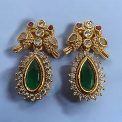 Exquisite Gold and Emerald Pendant Set with Earrings
