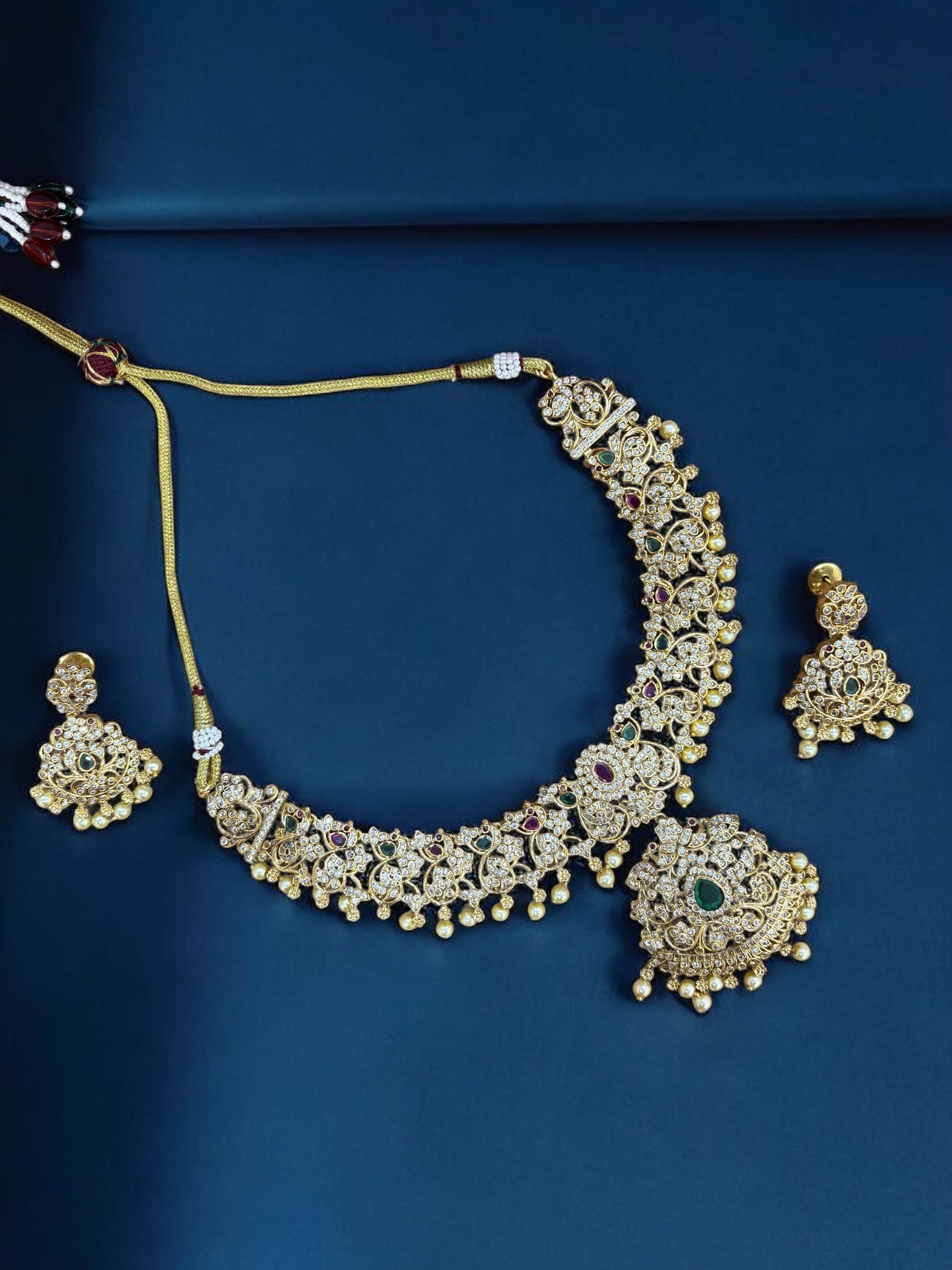 Elegant Gold-Plated Necklace Set with Intricate Design