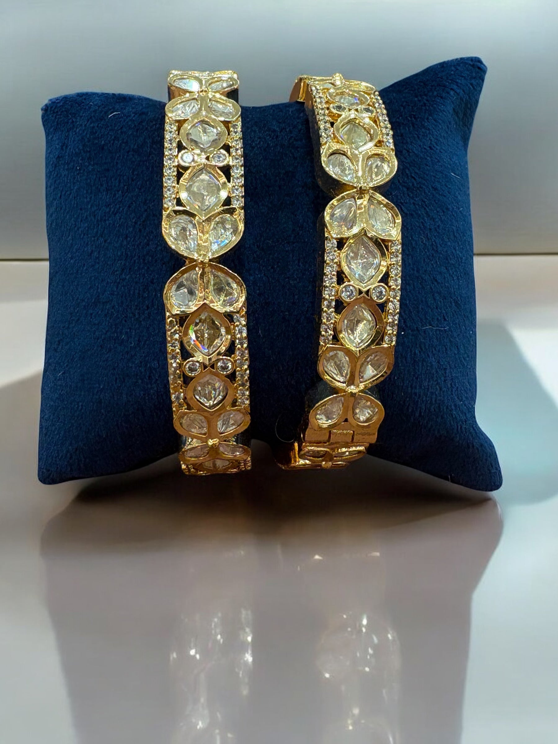 Gold-Toned Elegant Kundan Bangles