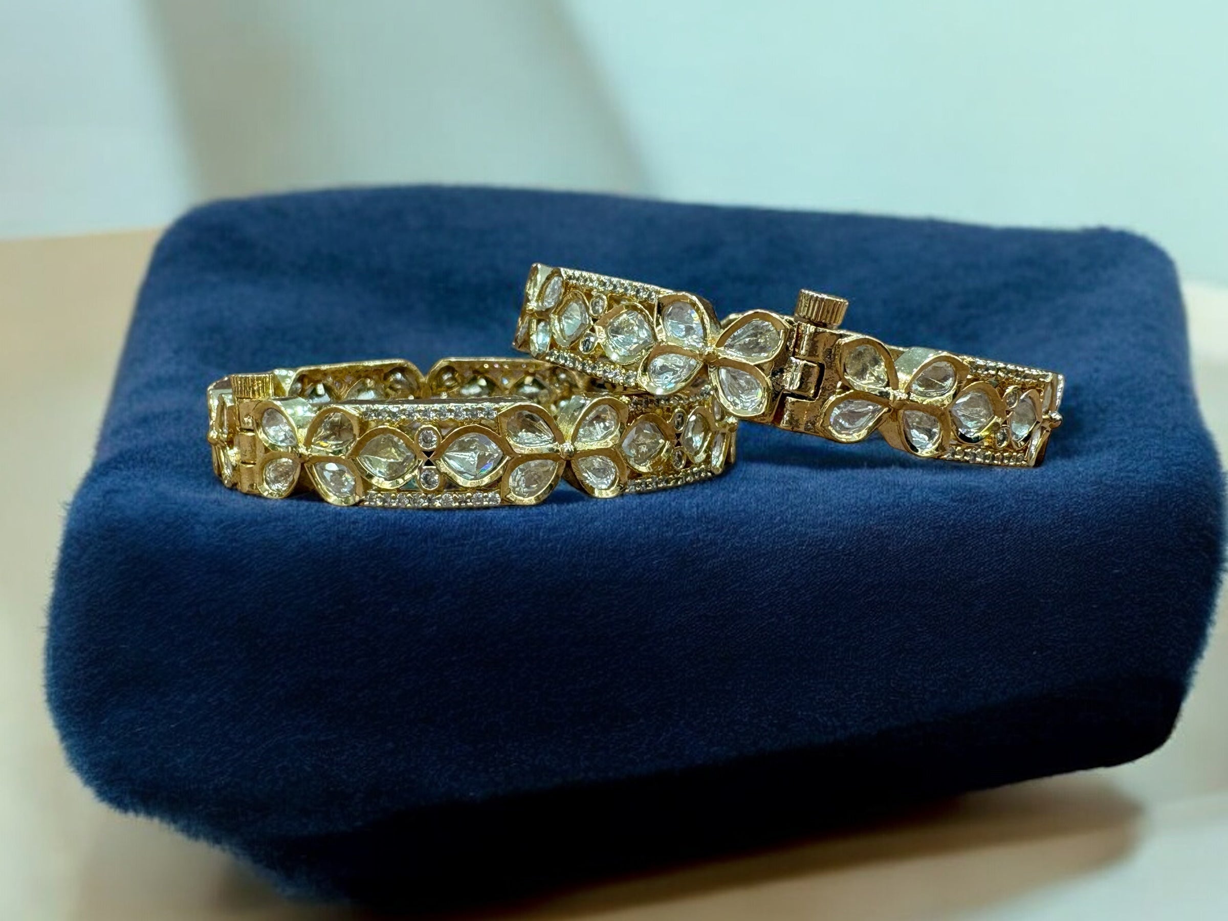 Gold-Toned Elegant Kundan Bangles