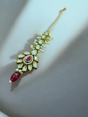 Exquisite Kundan Maang Tikka with Pearl & Red Stone Accents