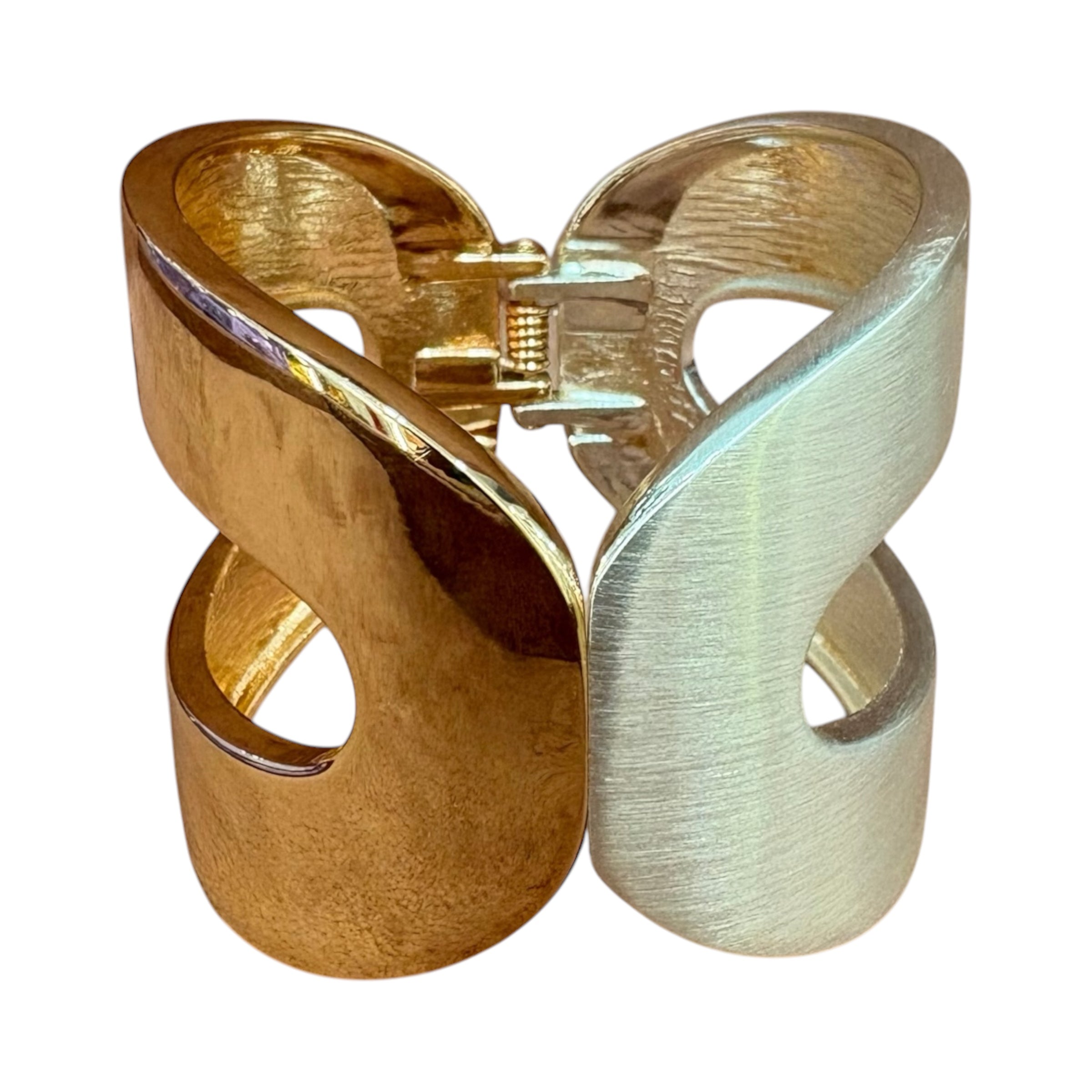 Stunning two-tone design combining gold and silver finishes for a luxurious, contemporary look