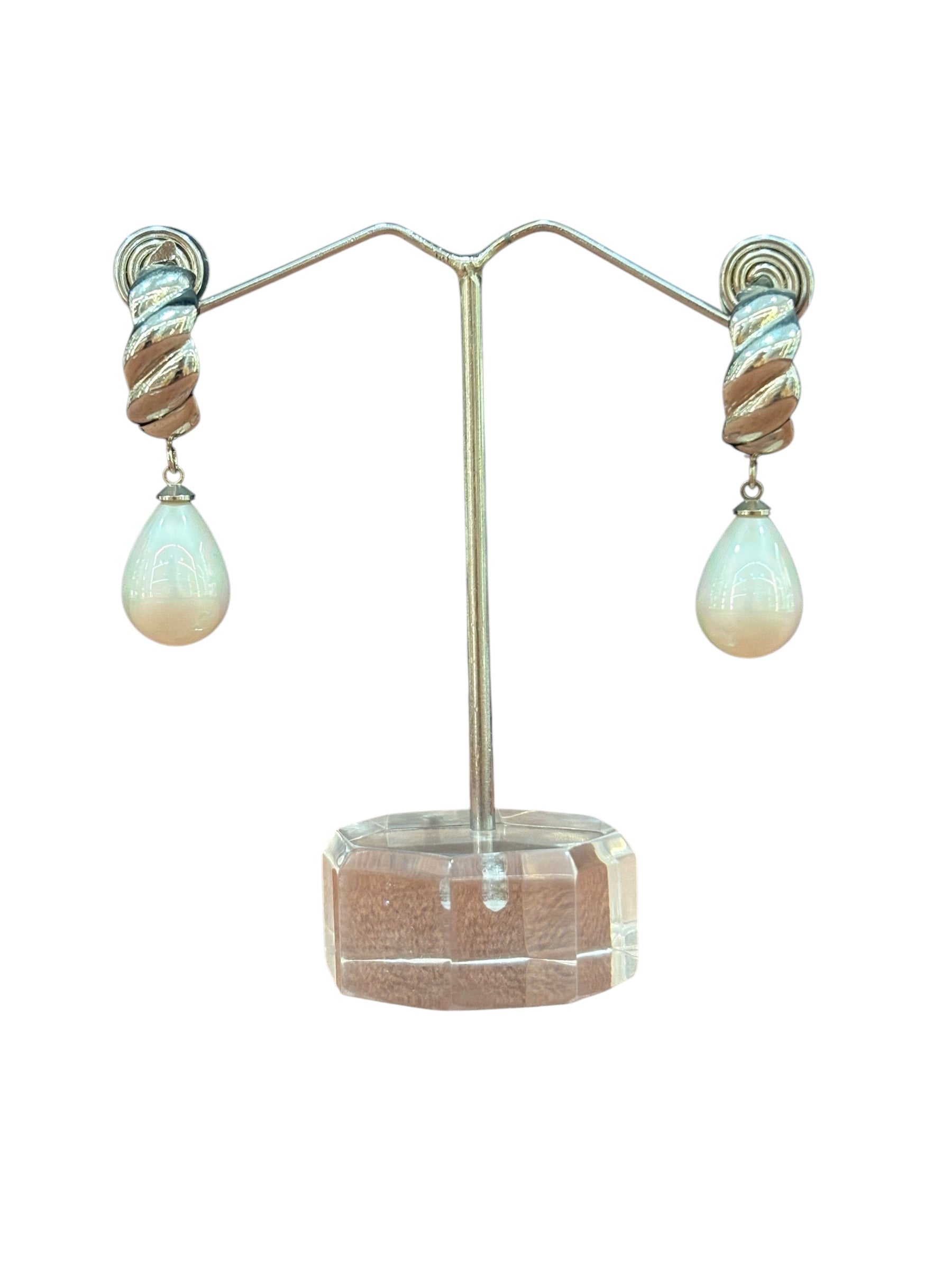 Elegant Two-Tone Pearl Drop Earrings – Timeless & Sophisticated